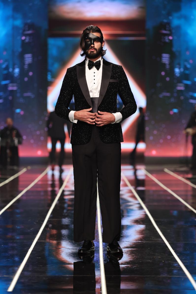 Tayyab Aabo - Tuxedo 6